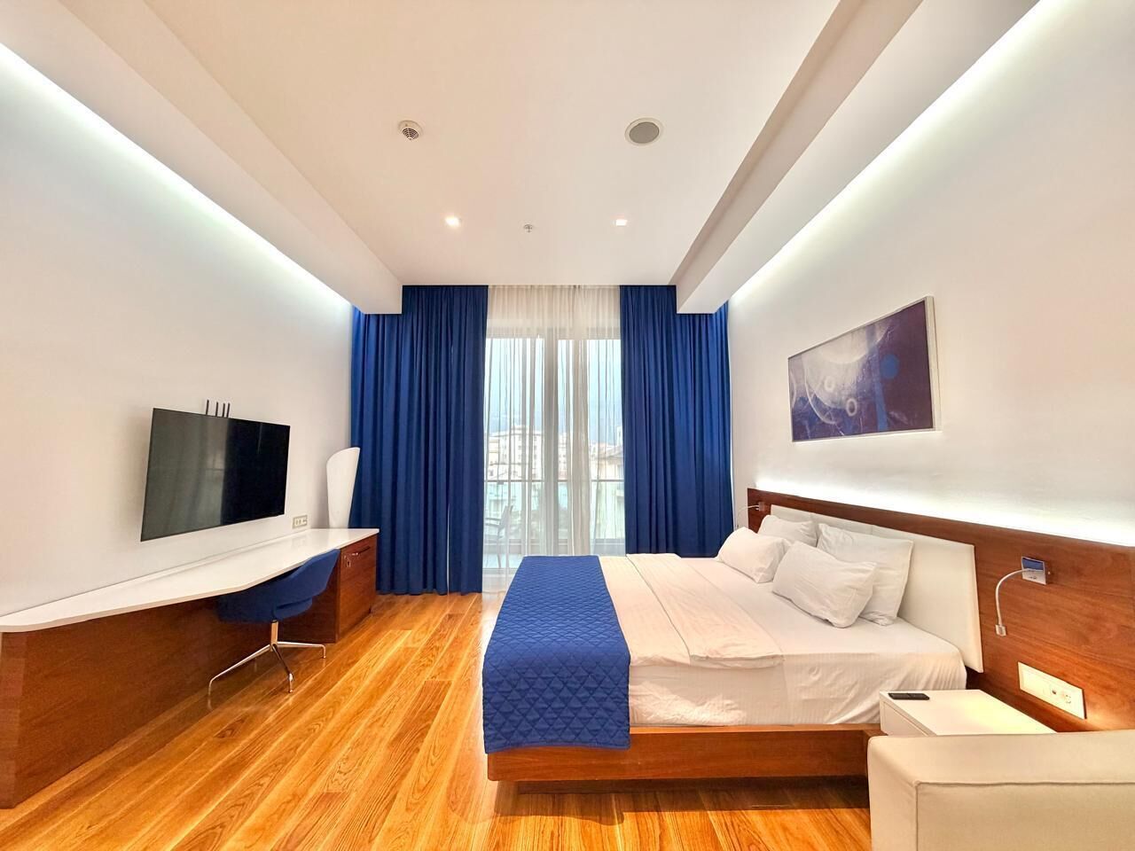 Studio – deluxe, balkong, byutsikt | Wi-fi (inkludert) og sengetøy