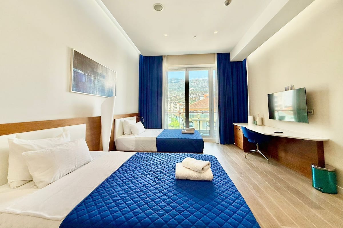 Luxury Studio, Balcony, City View