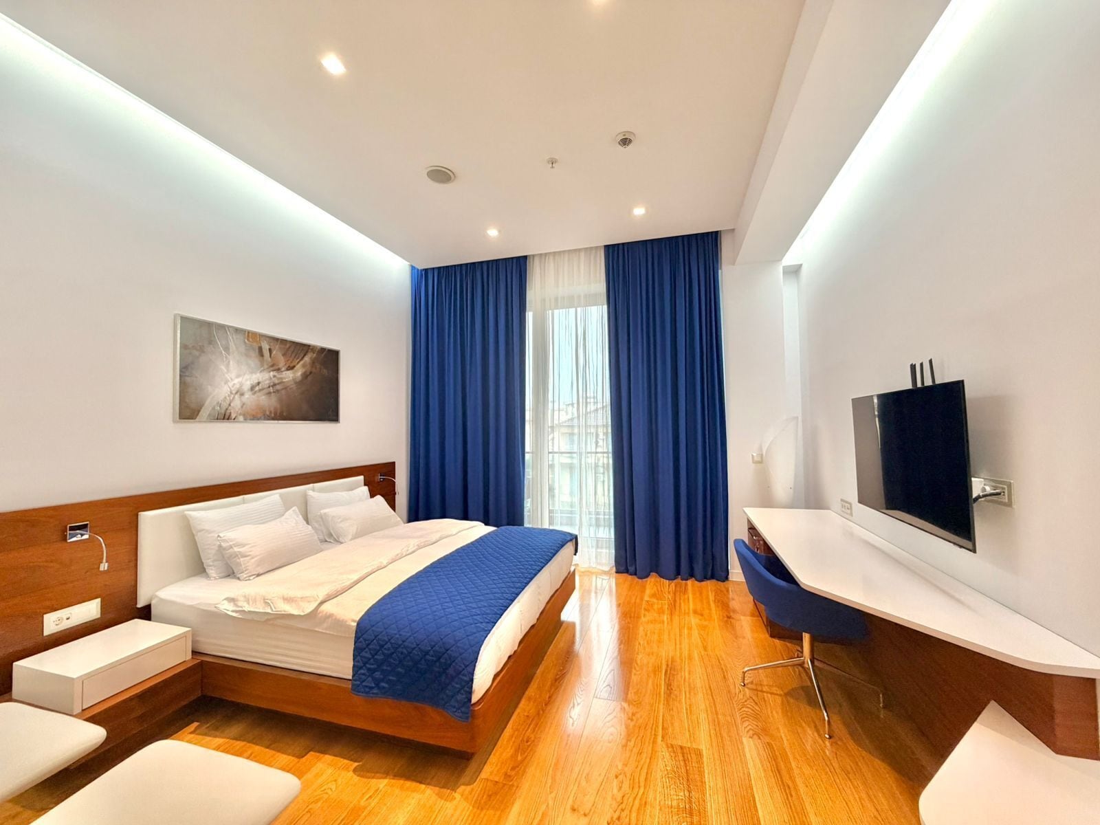 Studio – royal, balkong, byutsikt | Wi-fi (inkludert) og sengetøy