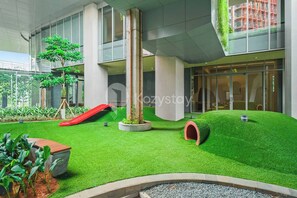 Children's play area - outdoor - Taveli by Kozystay - TB Simatupang (Jakarta)