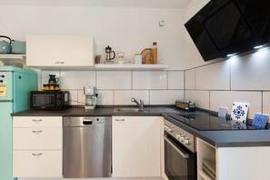 Kühlschrank, Mikrowelle, Geschirrspüler