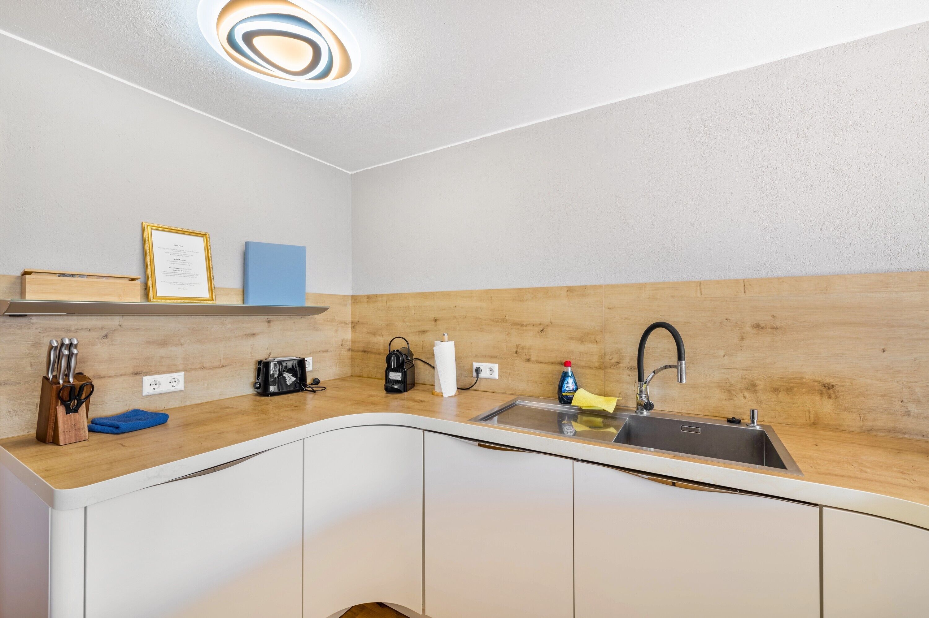 冰箱、微波炉、烤箱、炉灶