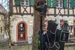 Exterior detail - Chardonnay Deluxe Apartment 45m² with Kaiserstuhl View for 2, Balcony, Breakfast Optional (Vogtsburg)