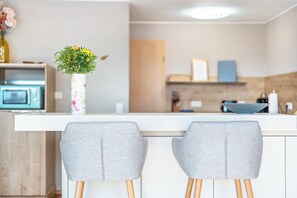 Interior - Chardonnay Deluxe Apartment 34m², for 2 Guests, Balcony, Optional Breakfast, 3D Tour Website (Vogtsburg)