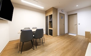 Royal Twin Room, City View | Desk, laptop workspace, free WiFi