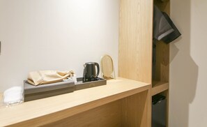 Habitación Deluxe doble, vistas a la ciudad | Escritorio, espacio para trabajar con un portátil, wifi gratis