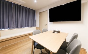 Royal Twin Room, City View | Desk, laptop workspace, free WiFi