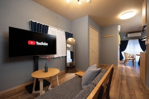 Apartment, Balcony | Living area