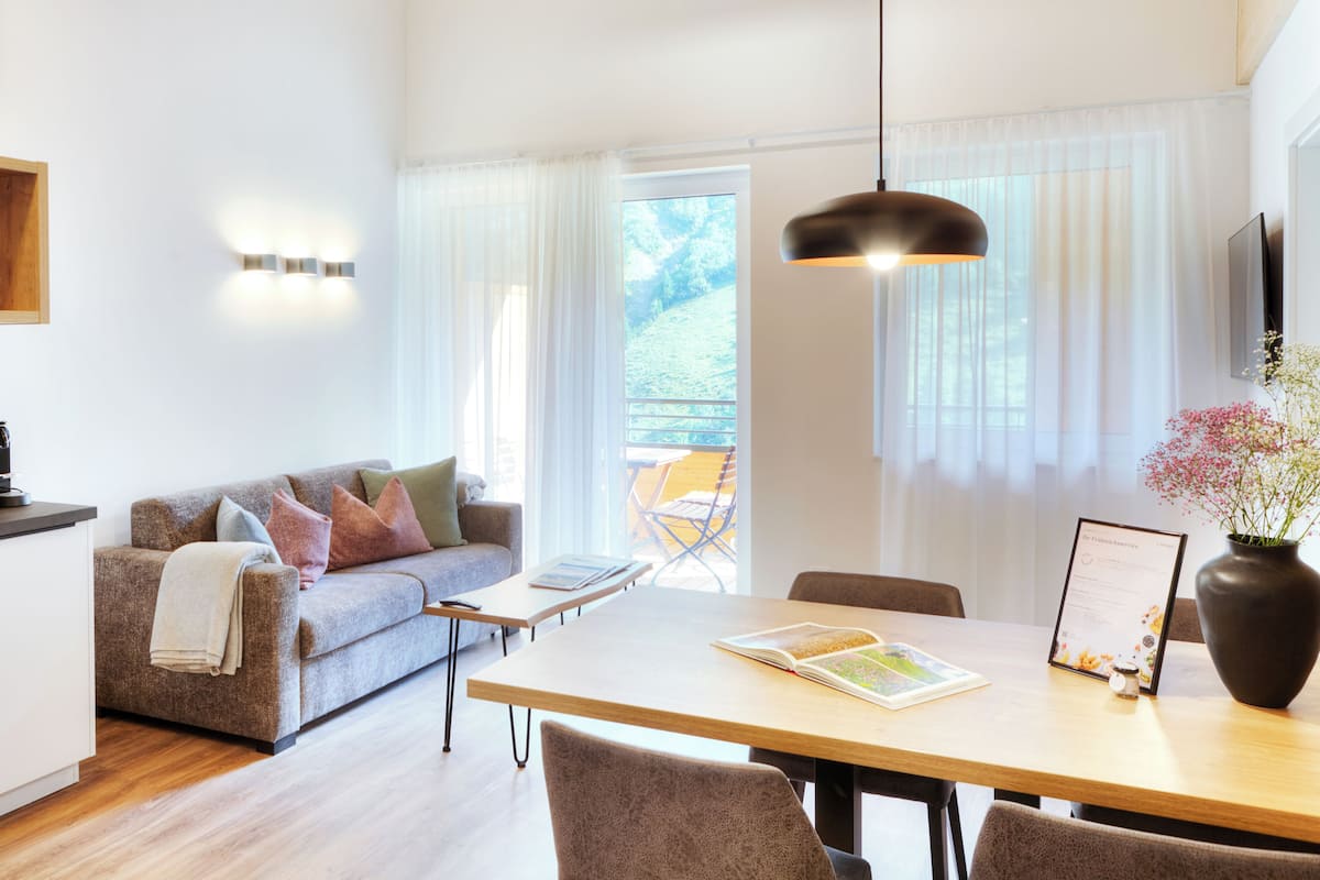 Apartment, 2 Bedrooms | Living area