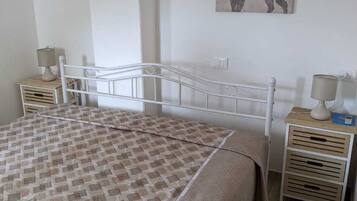 4 Schlafzimmer, Bügeleisen/Bügelbrett, kostenloses WLAN, Bettwäsche