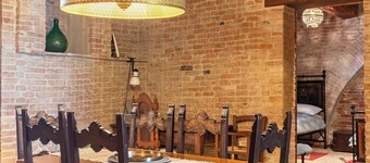 Tuscany - Townhouse - Sleeps 18 - Garden Near Lake