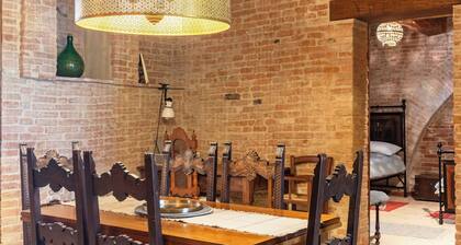 Tuscany - Townhouse - Sleeps 18 - Garden Near Lake