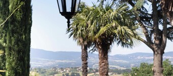 Tuscany - Townhouse - Sleeps 18 - Garden Near Lake