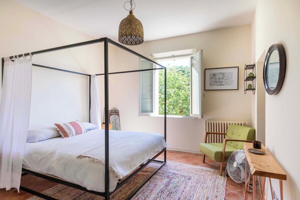 6 chambres, Wi-Fi gratuit, draps fournis