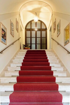 Interior - Tuscany - Townhouse - Sleeps 18 - Garden Near Lake (Castiglione del Lago)