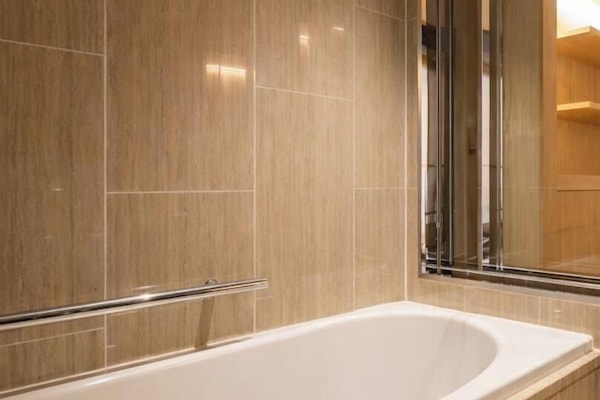 Superior Suite | Bathroom | Slippers