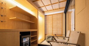 Superior Twin Room | Bathroom | Slippers - soyo-ka kyoto sanjo (Kyoto)
