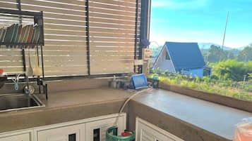 ファミリー スタジオスイート 禁煙 ヒルビュー | 共用キッチン設備