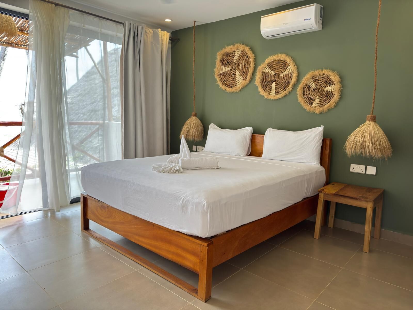 Individuelt dekorert, individuelt innredet og blendingsgardiner