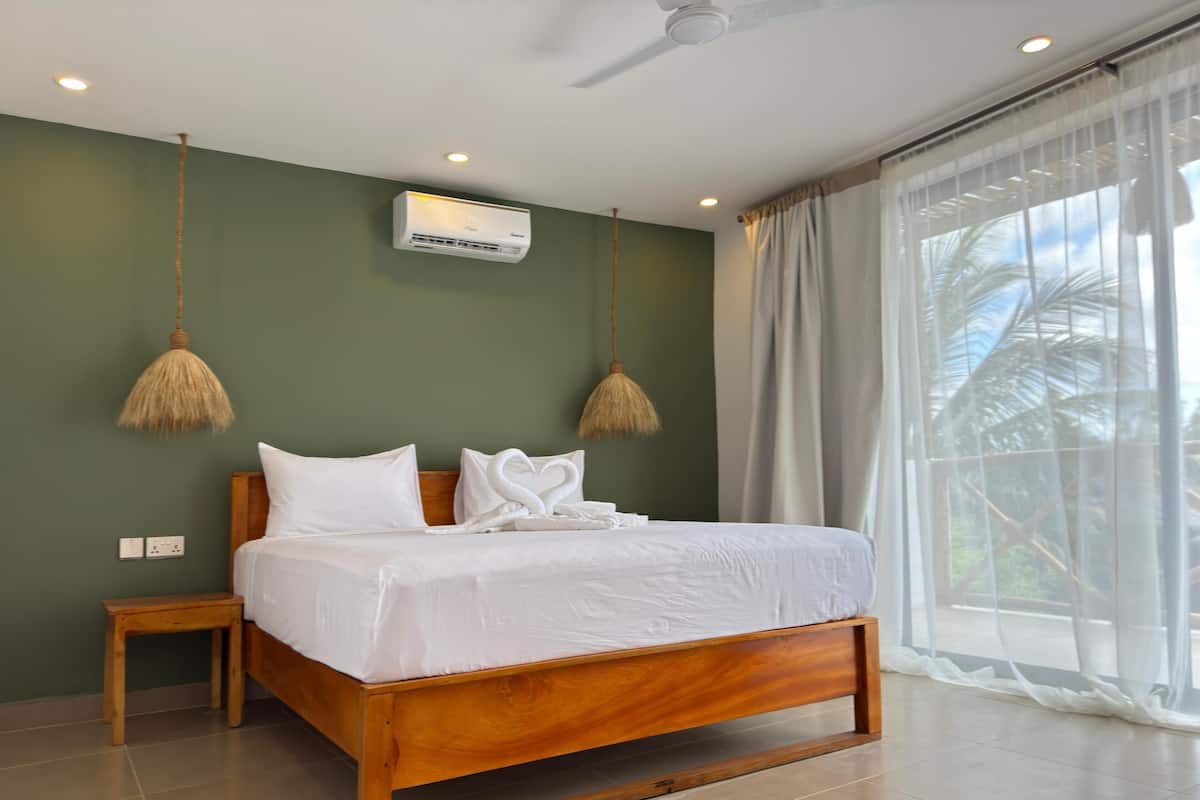 Dihias secara berasingan, dilengkapkan perabot secara berasingan