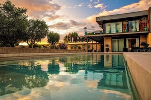 Pool - Private 5 Bedroom Walled Estate with Pool & AC in Beautiful Uzès (Uzès)