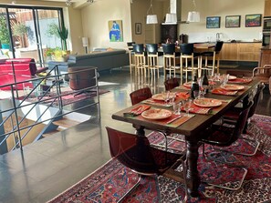Dining - Private 5 Bedroom Walled Estate with Pool & AC in Beautiful Uzès (Uzès)