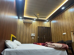 Comfort tweepersoonskamer | Een kluis op de kamer, gratis wifi