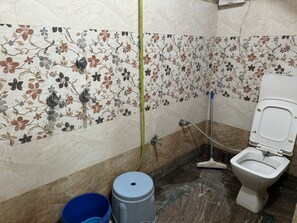 Bathroom - Hotel in Naimisharanya (Misrikh)