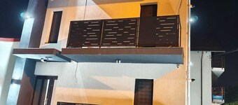 Cozy 1-bedroom apartment in charming Ploiești with fitness room, AC