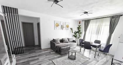 Cozy 1-bedroom apartment in charming PloieÈti with fitness room, AC
