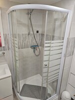 Room, Balcony, City View | Bathroom