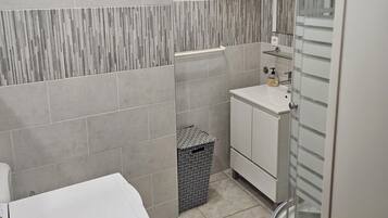 Room, Balcony, City View | Bathroom