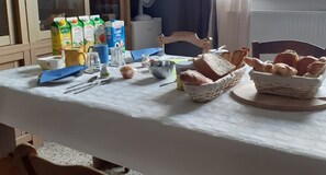 Breakfast meal