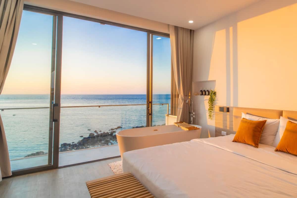 Minibar, una cassaforte in camera, una scrivania, Wi-Fi gratuito
