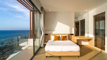 Chambre Quadruple Majestueuse, 2 grands lits, balcon, vue océan | Minibar, coffres-forts dans les chambres, bureau, Wi-Fi gratuit