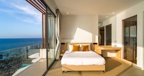 Quadrupla Grand, 2 letti queen, balcone, vista oceano | Minibar, una cassaforte in camera, una scrivania, Wi-Fi gratuito