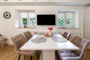 تناول الطعام