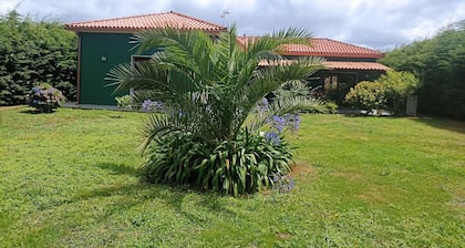 Beautiful and comfortable country house in Meirás, gated property.