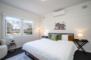 3 dormitorios, tabla de planchar con plancha, Internet y ropa de cama