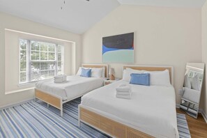 2 chambres, fer et planche à repasser, accès à Internet, literie fournie