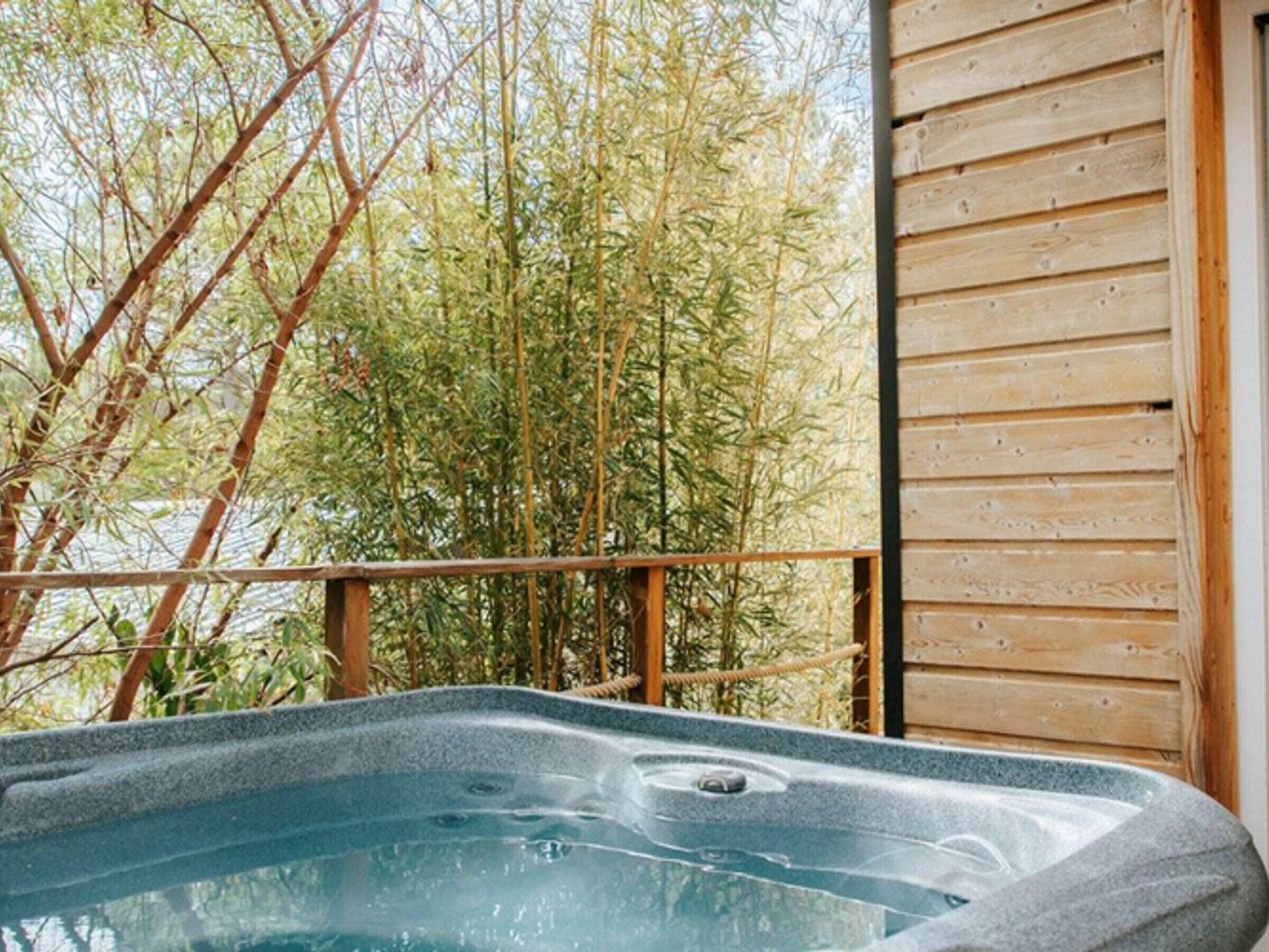 مغطس سبا خارجي