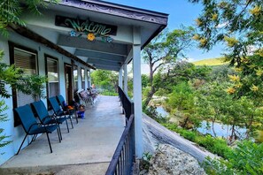 Terrace/patio - On the river Frio Family Getaway (Real County)