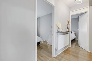 2 habitaciones, tabla de planchar con plancha y acceso a internet