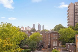 Exterior - Modern 2-Bed Flat with Balcony in Central London (London)