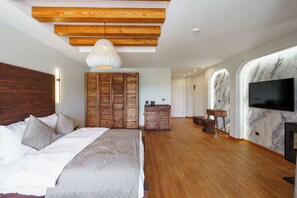 Deluxe Suite, Balcony, Mountain View | Premium bedding, memory foam beds, free minibar, in-room safe
