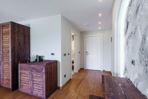 Deluxe Suite, Balcony, Mountain View