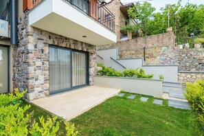 Romantic Suite, Mountain View | Terrace/patio