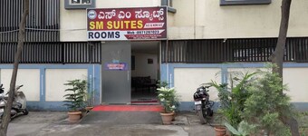 S M Suites