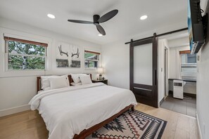 2 bedrooms, iron/ironing board, free WiFi, bed sheets - Luxury Townhome – Minutes to Deer Valley & Main Street (Park City)