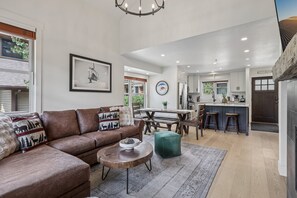 Smart TV, fireplace - Luxury Townhome – Minutes to Deer Valley & Main Street (Park City)